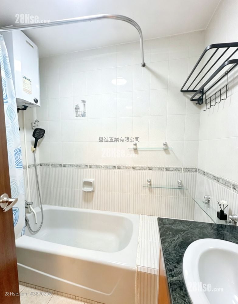 Village Rental 3 Bedrooms , 2 Bathrooms 700 ft²