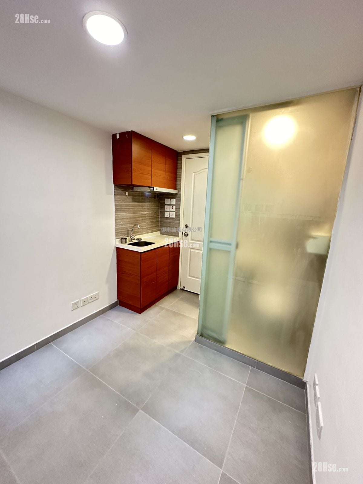 88 Heung Wo Street Rental 1 Bathroom 110 ft²