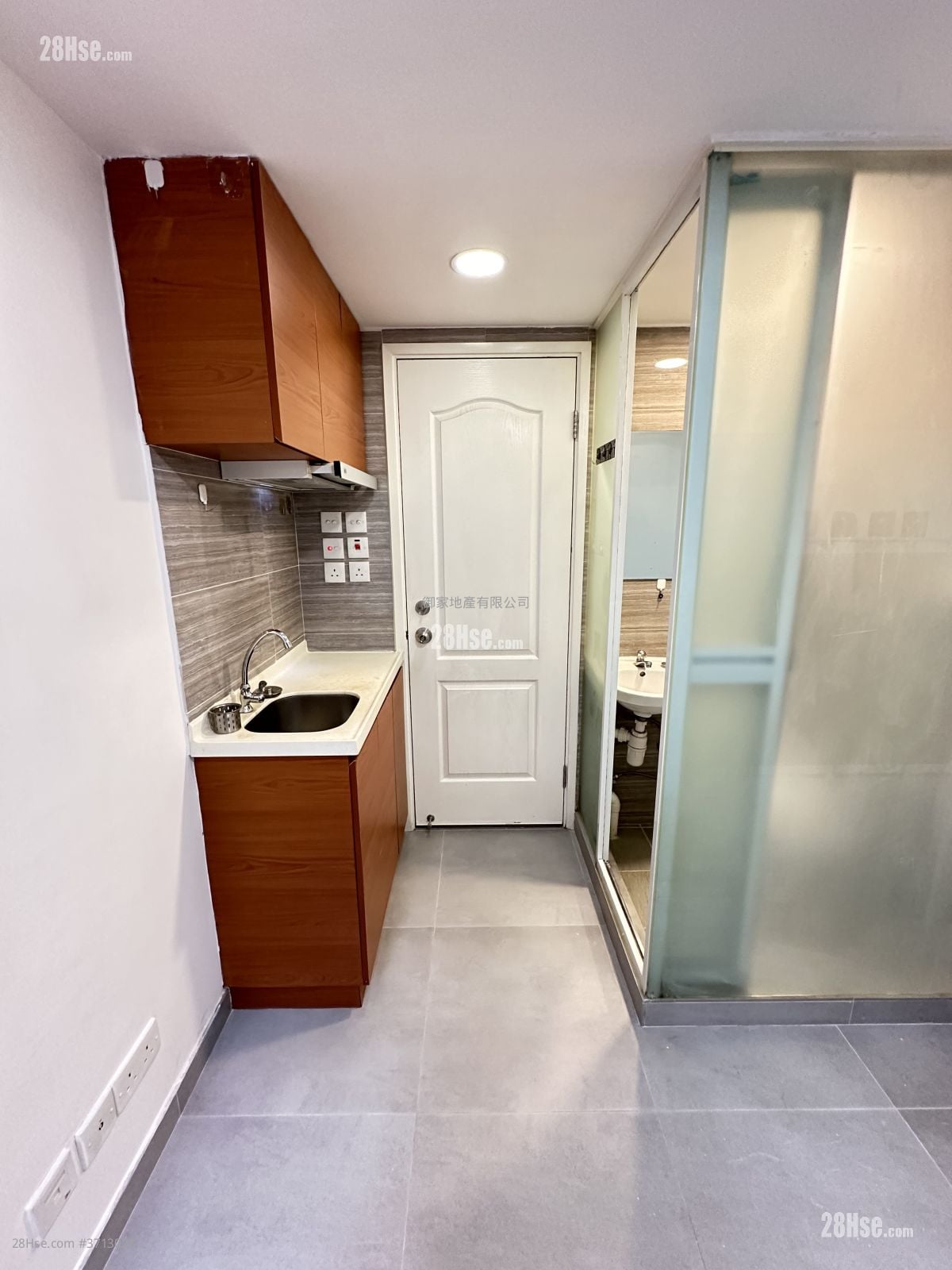 88 Heung Wo Street Rental 1 Bathroom 110 ft²