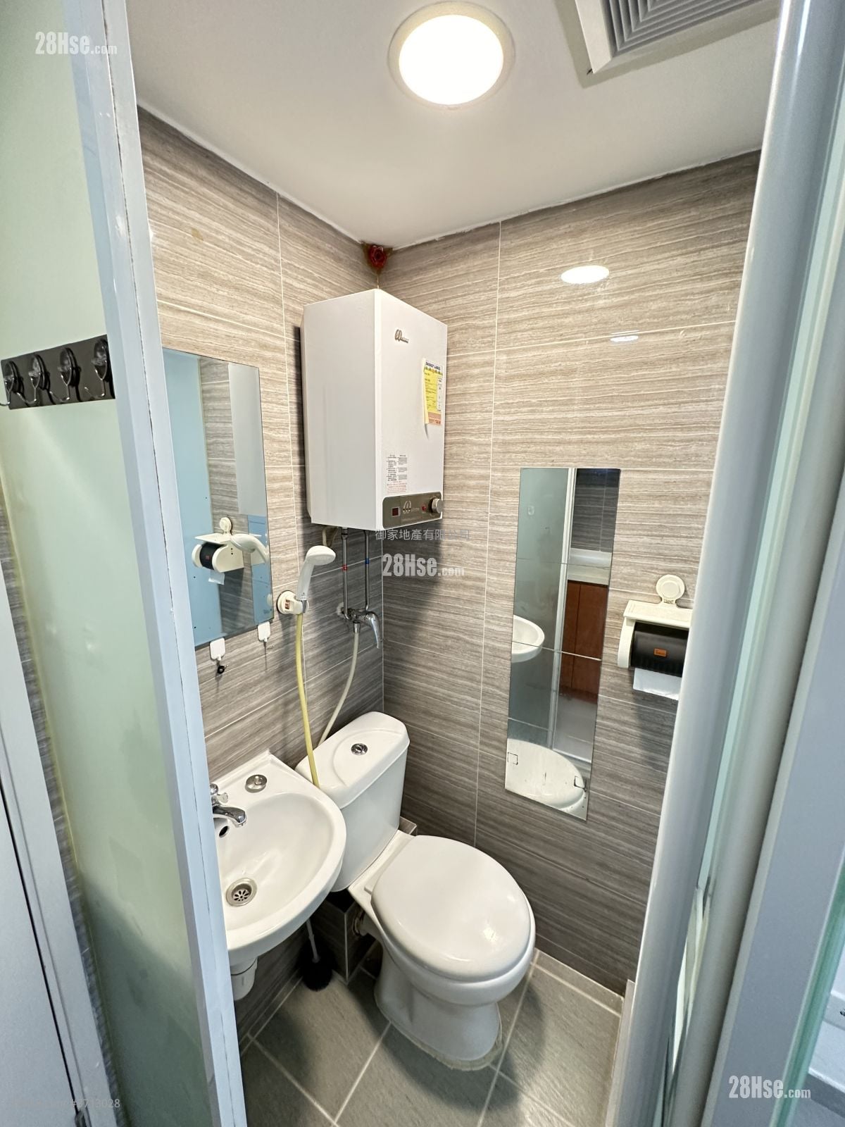 88 Heung Wo Street Rental 1 Bathroom 110 ft²