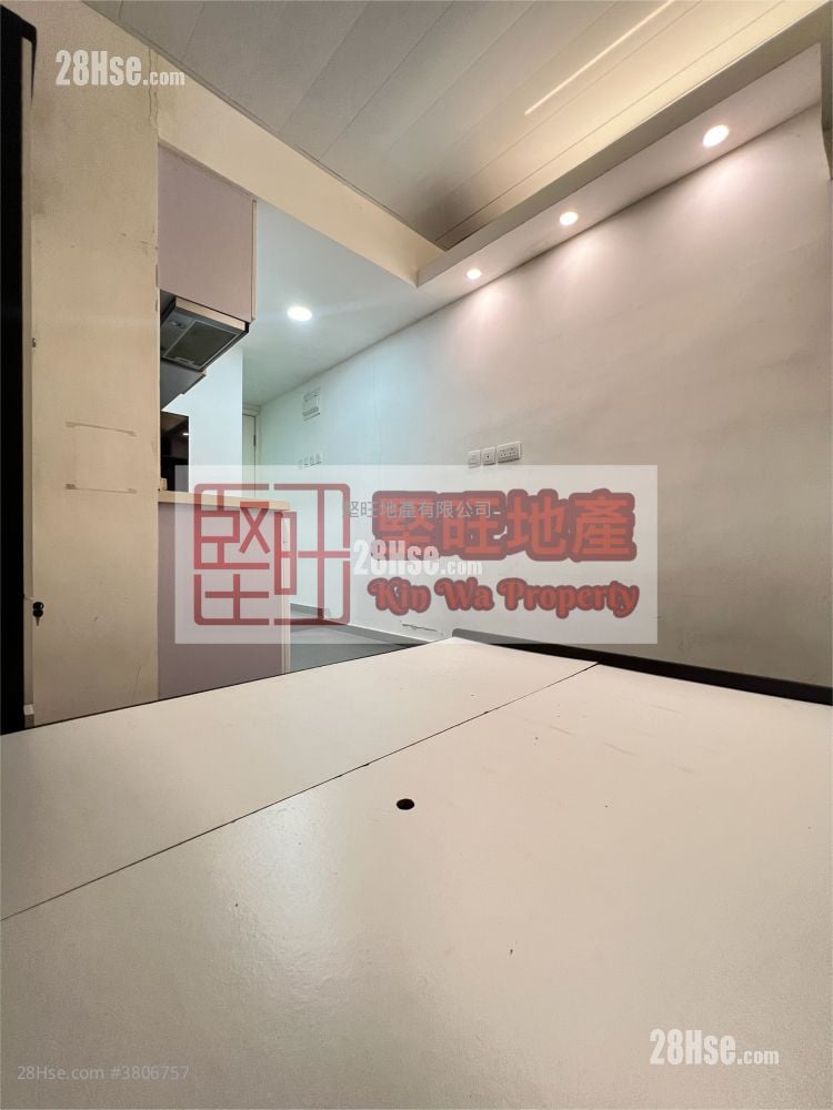 Apartment Rental Studio , 1 Bathroom 130 ft²