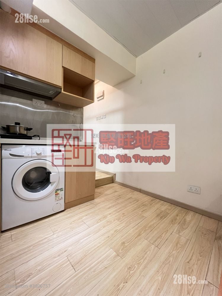 Apartment Rental Studio , 1 Bathroom 130 ft²