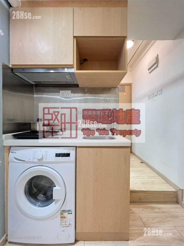 Apartment Rental Studio , 1 Bathroom 130 ft²