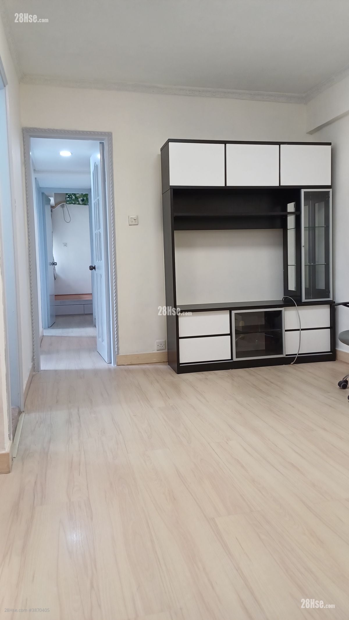 Waldorf Garden Rental 3 Bedrooms , 1 Bathroom 533 ft²