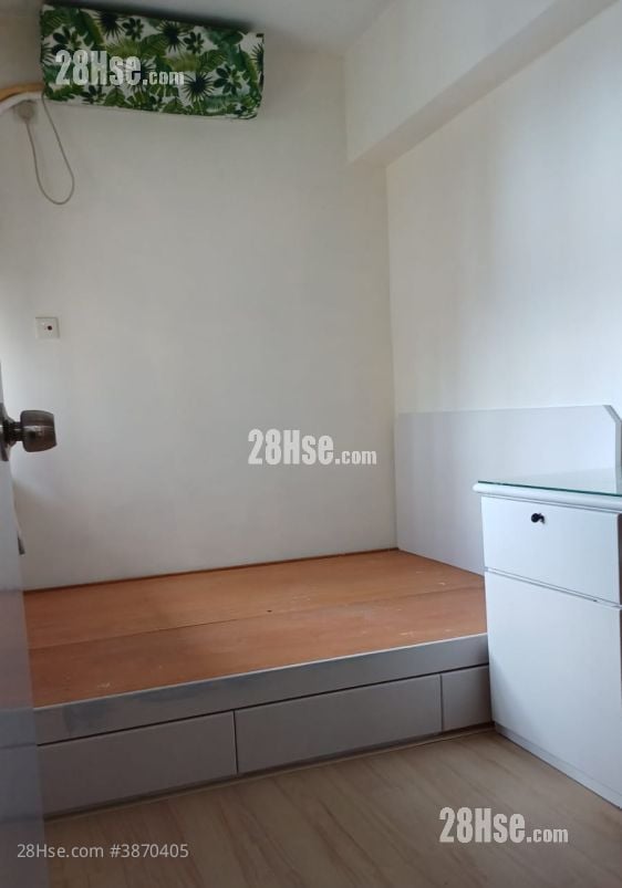 Waldorf Garden Rental 3 Bedrooms , 1 Bathroom 533 ft²