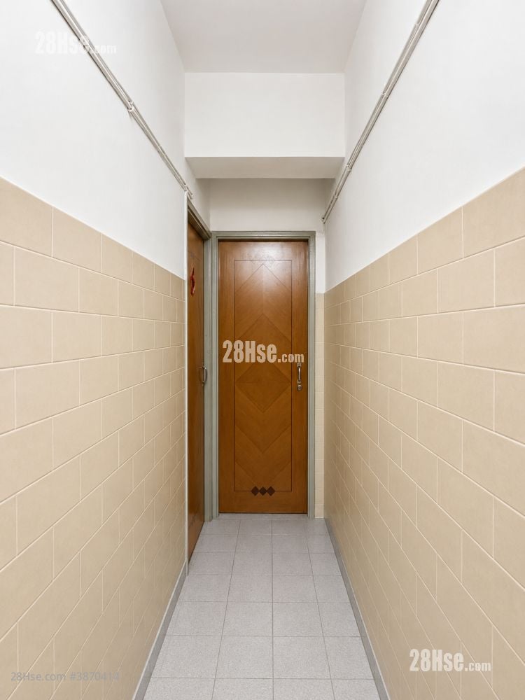 Diamond Building Sell 3 Bedrooms , 3 Bathrooms 578 ft²