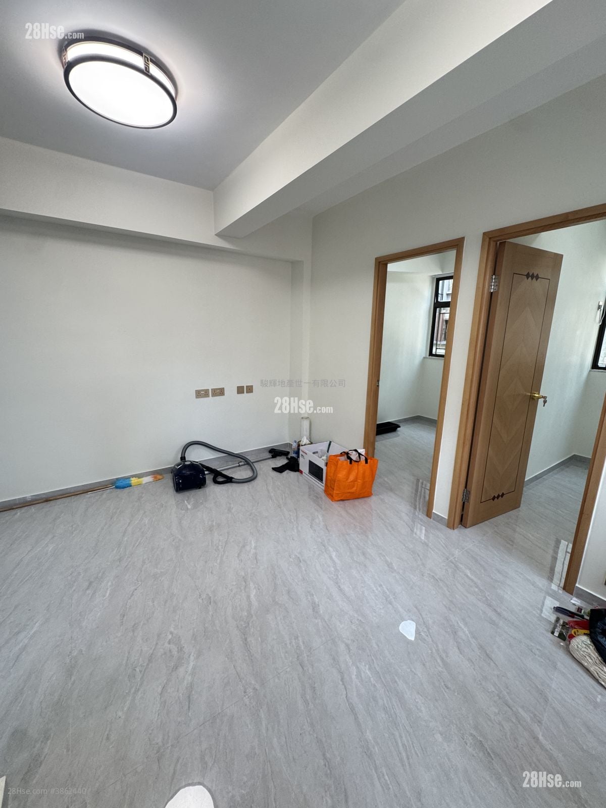 Vincent House Rental 2 Bedrooms , 1 Bathroom 407 ft²