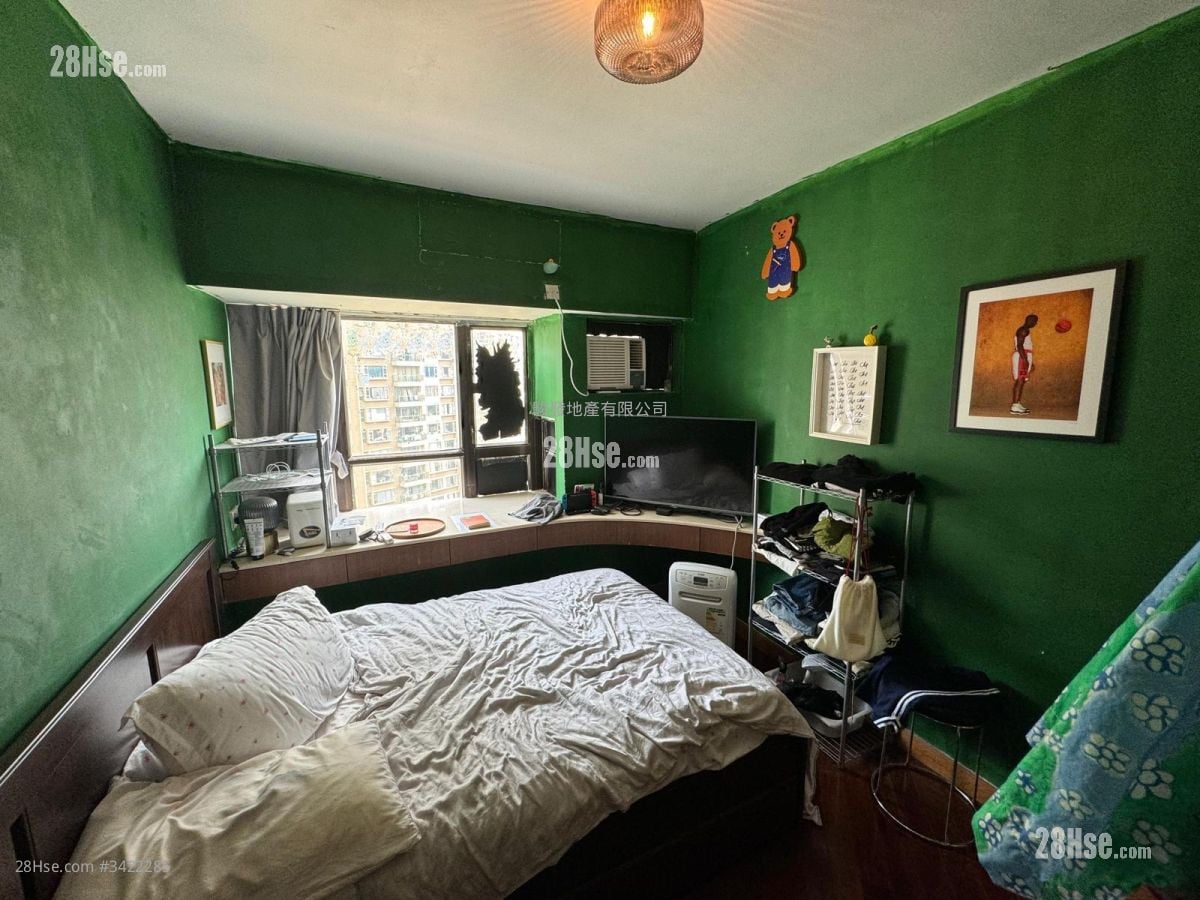 Parc Royale Sell 3 Bedrooms , 2 Bathrooms 1,241 ft²