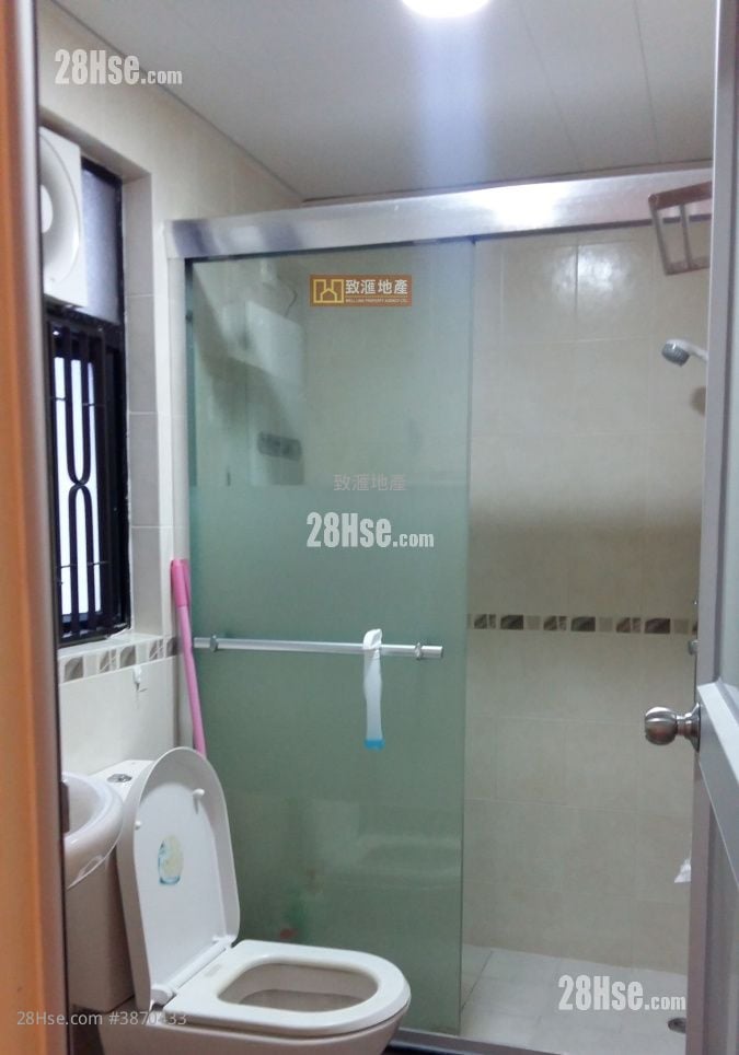 Wah Fung Garden Sell 2 Bedrooms 374 ft²