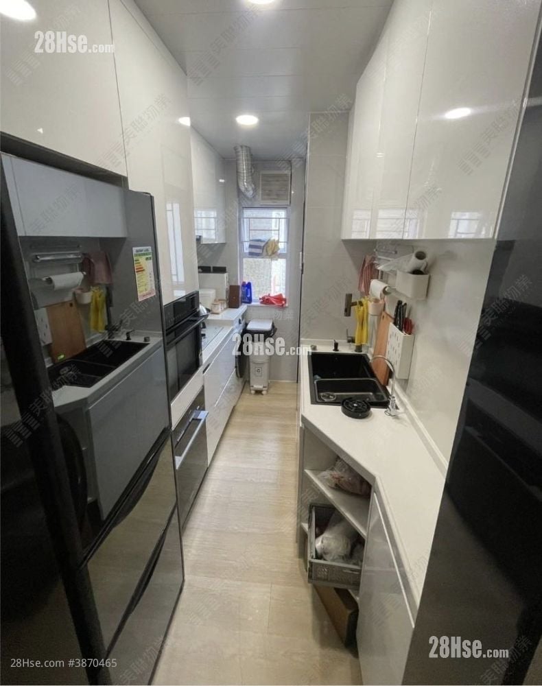 Ching Tai Court Sell 3 Bedrooms 554 ft²