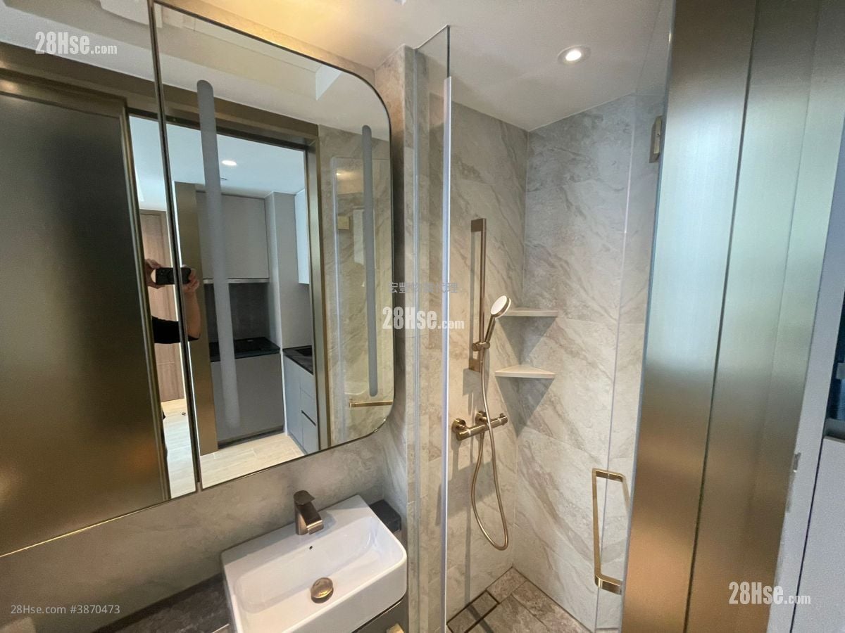 Des Voeux W Residence Rental Studio , 1 Bathroom 213 ft²