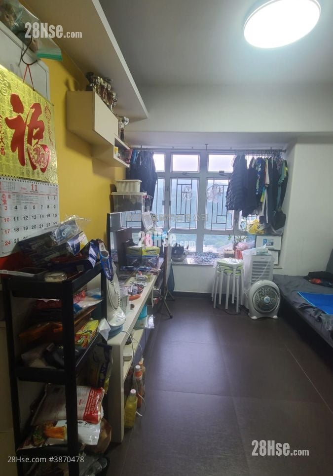 Well On Garden Sell 3 Bedrooms , 2 Bathrooms 578 ft²