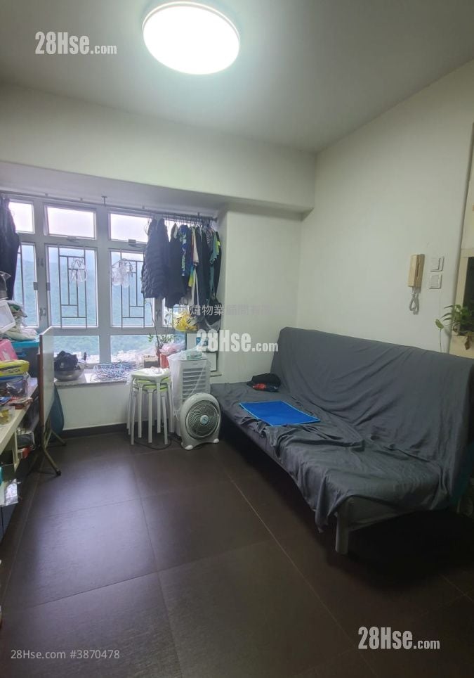 Well On Garden Sell 3 Bedrooms , 2 Bathrooms 578 ft²