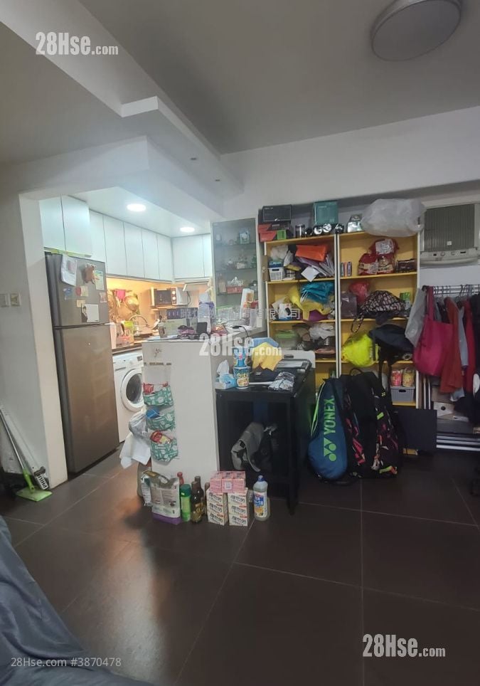 Well On Garden Sell 3 Bedrooms , 2 Bathrooms 578 ft²