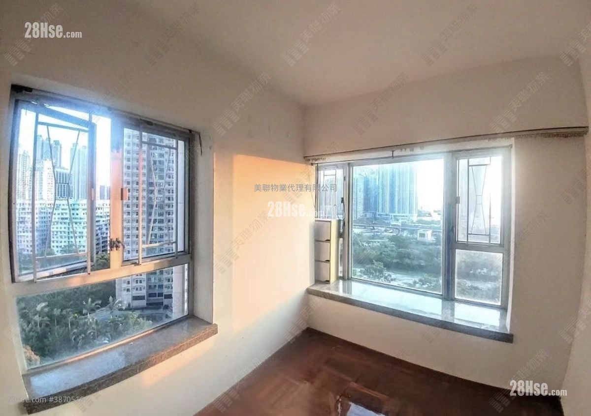 Metro Harbour View Sell 3 Bedrooms , 2 Bathrooms 601 ft²