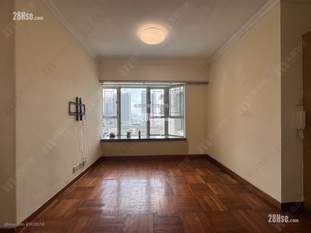 Metro Harbour View Sell 3 Bedrooms , 2 Bathrooms 601 ft²