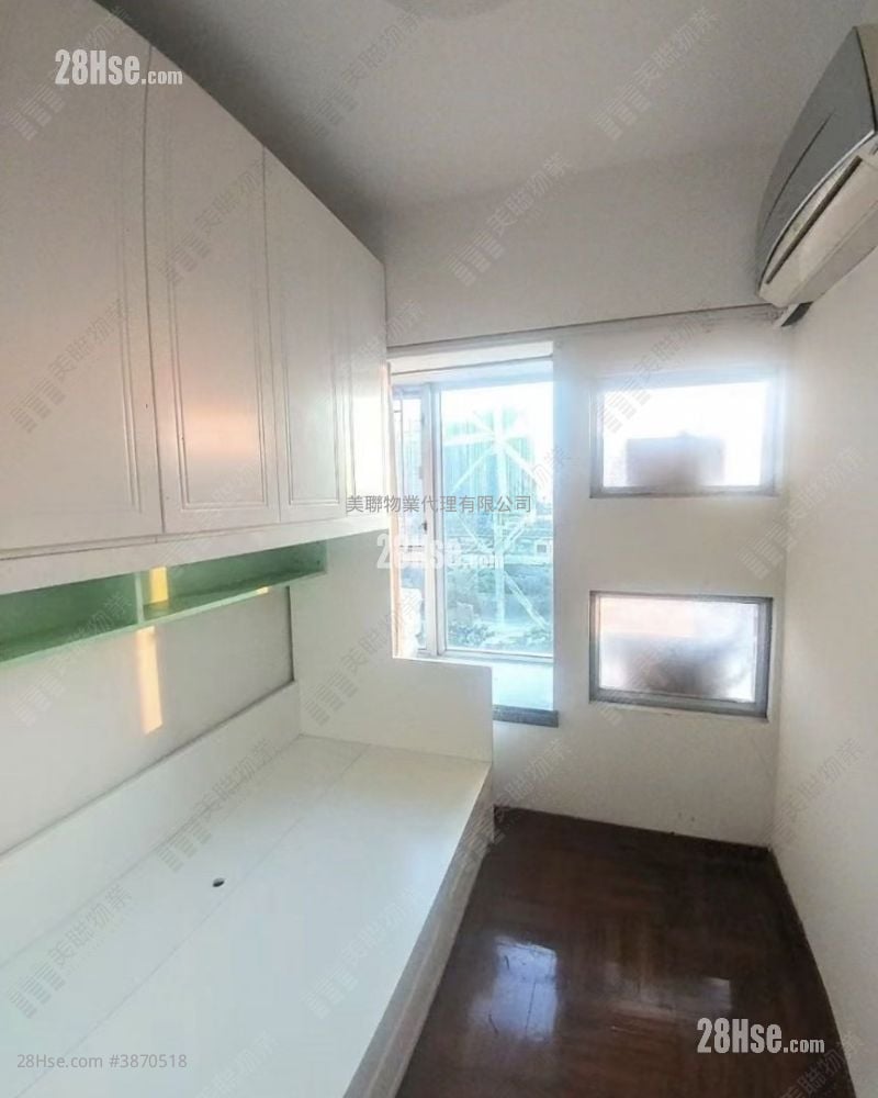 Metro Harbour View Sell 3 Bedrooms , 2 Bathrooms 601 ft²