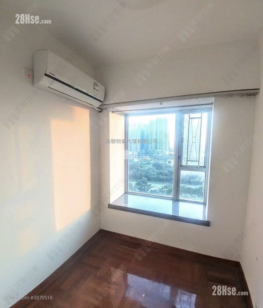 Metro Harbour View Sell 3 Bedrooms , 2 Bathrooms 601 ft²
