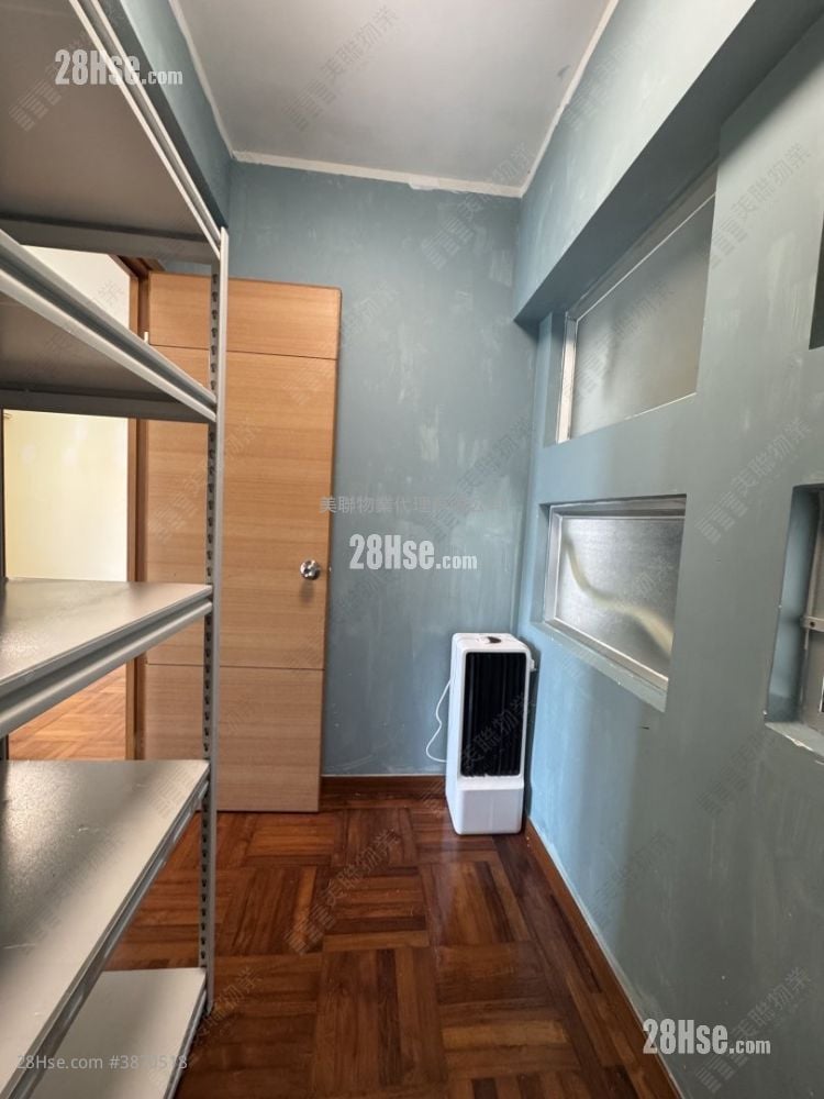 Metro Harbour View Sell 3 Bedrooms , 2 Bathrooms 601 ft²