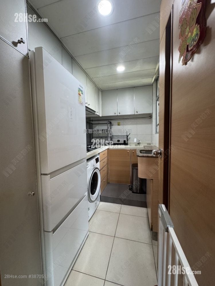 Metro Harbour View Sell 3 Bedrooms , 2 Bathrooms 601 ft²