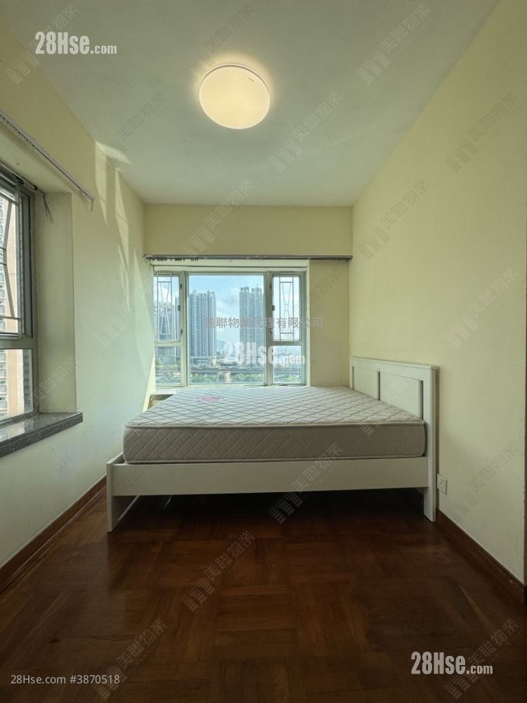 Metro Harbour View Sell 3 Bedrooms , 2 Bathrooms 601 ft²