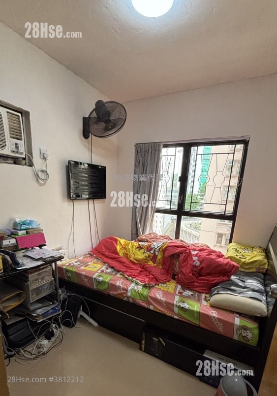Lai Bo Garden Sell 2 Bedrooms , 1 Bathroom 389 ft²