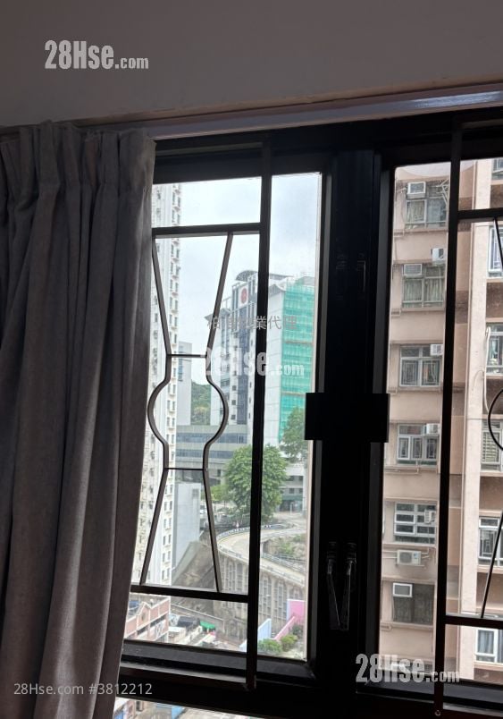 Lai Bo Garden Sell 2 Bedrooms , 1 Bathroom 389 ft²