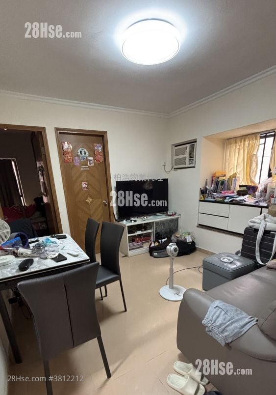 Lai Bo Garden Sell 2 Bedrooms , 1 Bathroom 389 ft²
