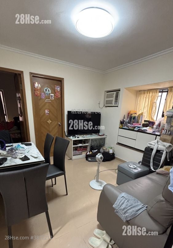 Lai Bo Garden Sell 2 Bedrooms , 1 Bathroom 389 ft²