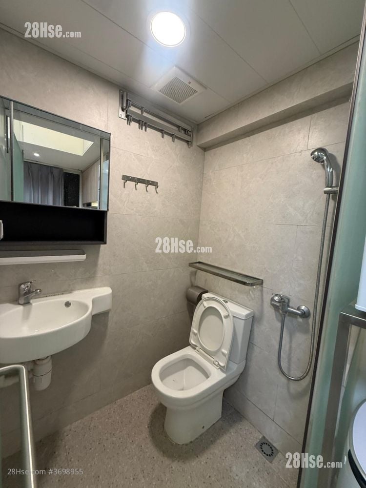 463-465 Hennessy Road Rental 140 ft²