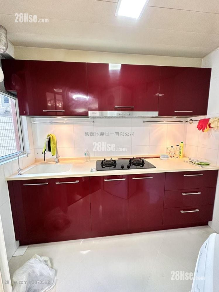 Cascades Sell 2 Bedrooms , 1 Bathroom 539 ft²