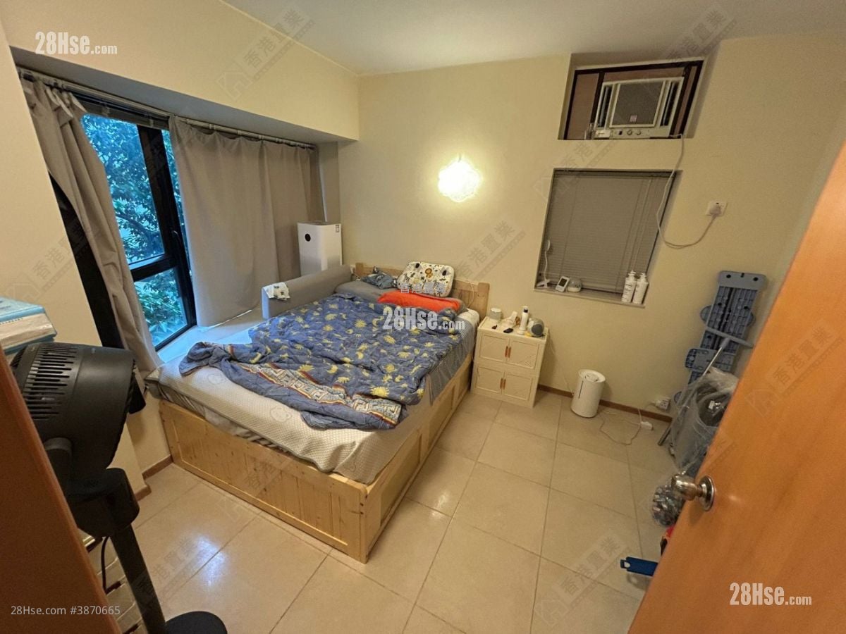 Euston Court Sell 2 Bedrooms , 1 Bathroom 587 ft²