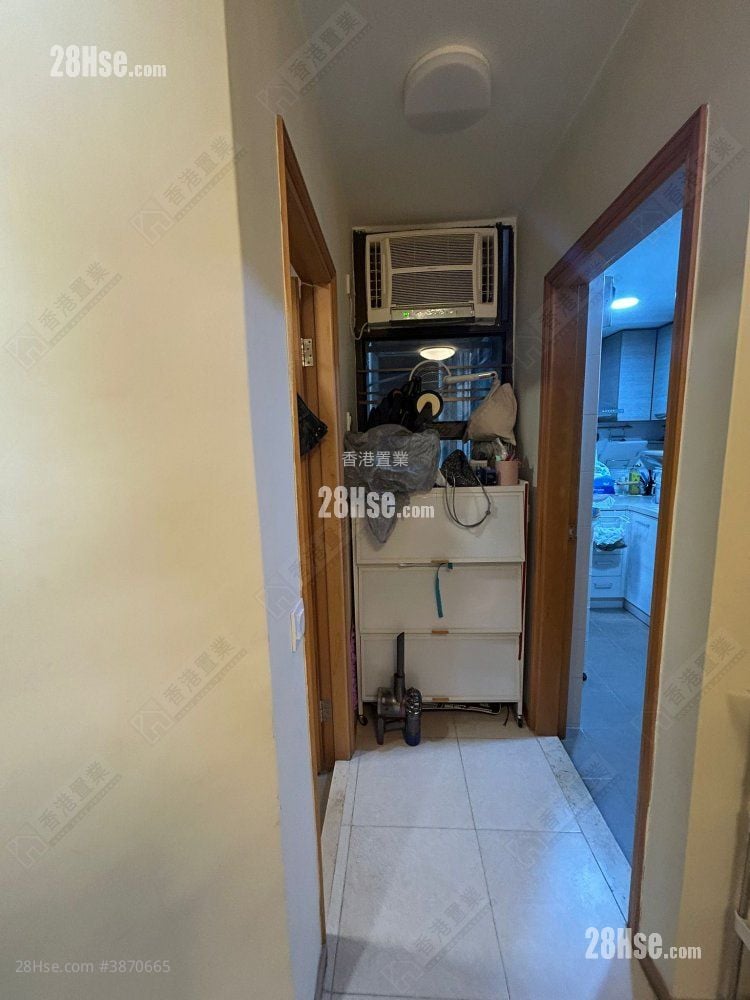 Euston Court Sell 2 Bedrooms , 1 Bathroom 587 ft²