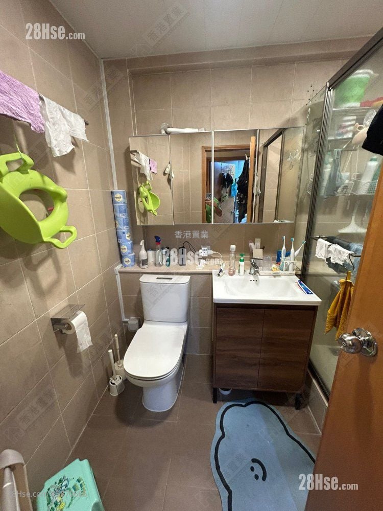 Euston Court Sell 2 Bedrooms , 1 Bathroom 587 ft²