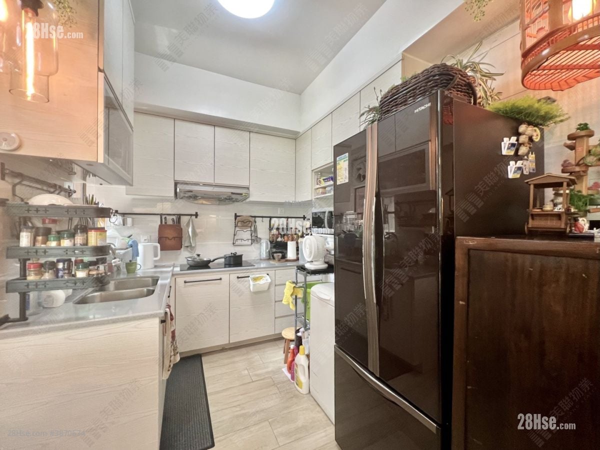The Belcher's Sell 3 Bedrooms 889 ft²
