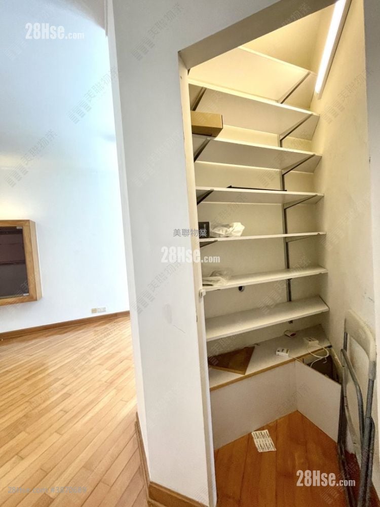 The Belcher's Sell 3 Bedrooms 897 ft²