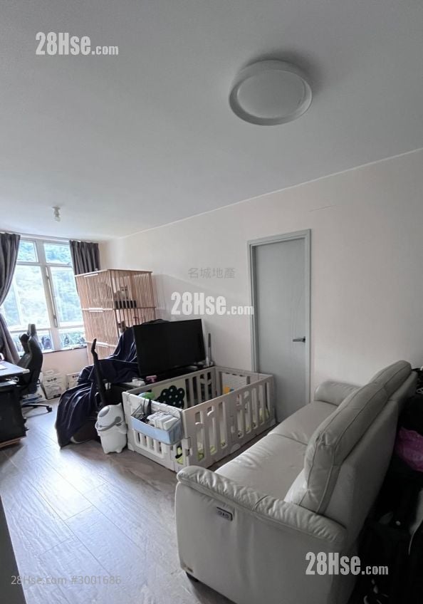 Choi Wo Court Sell 2 Bedrooms , 1 Bathroom 473 ft²