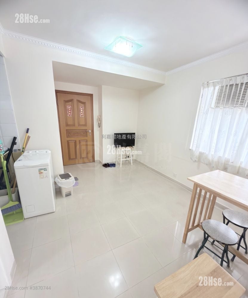 Shatin Centre Sell 2 Bedrooms 347 ft²