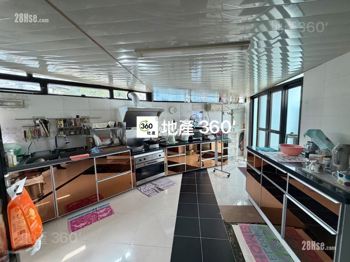 村屋 售盤 4 房 , 2 浴室 650 平方呎
