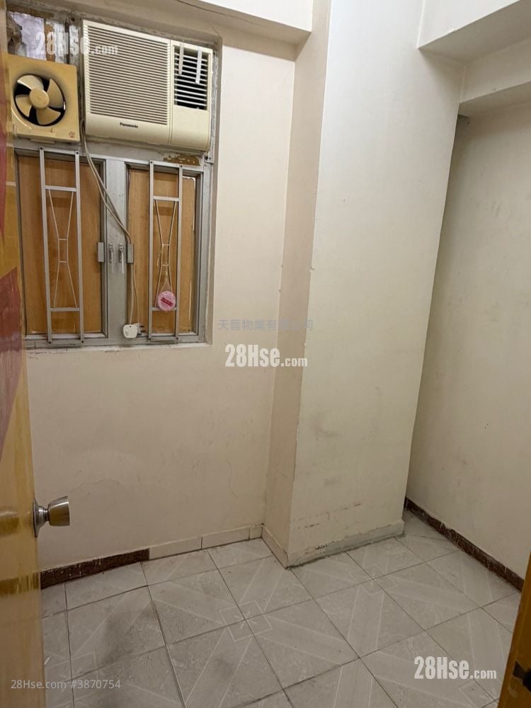 Whampoa Building Sell 4 Bedrooms , 1 Bathroom 533 ft²