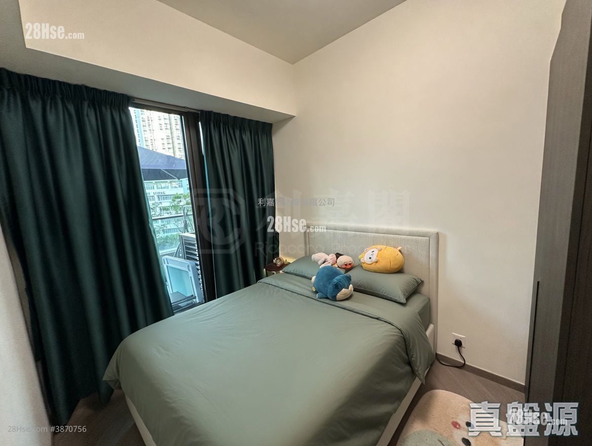 Yoho West Sell 2 Bedrooms 437 ft²