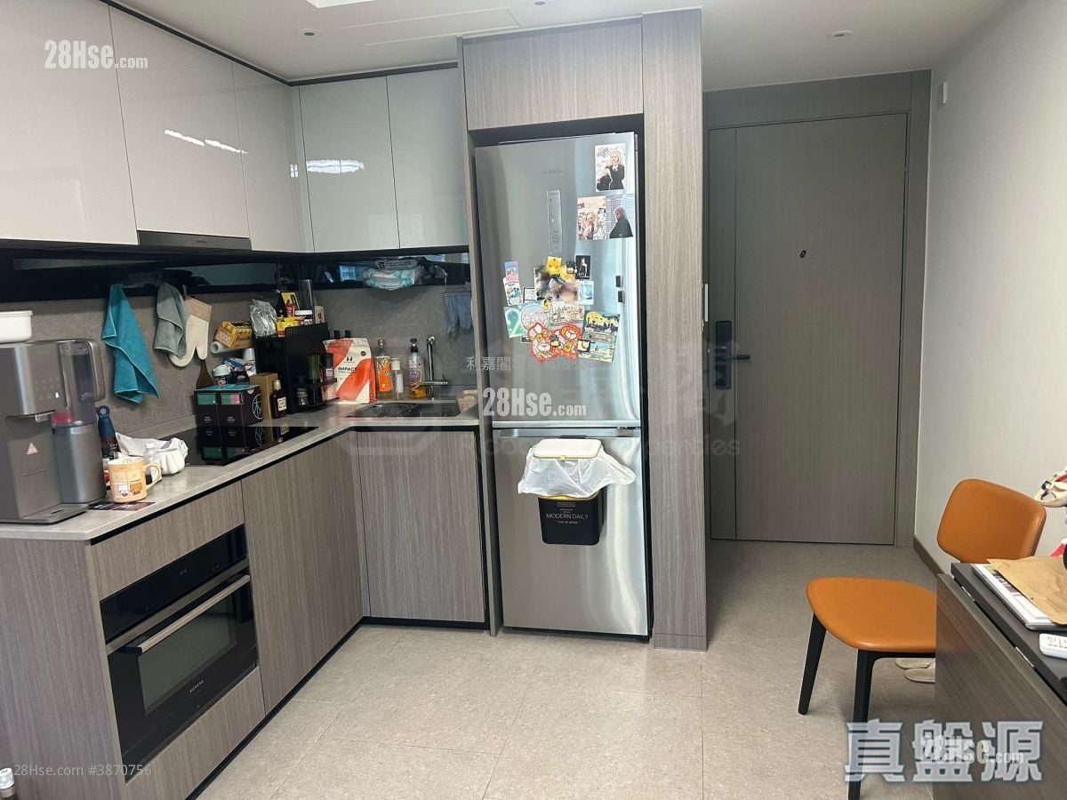 Yoho West Sell 2 Bedrooms 437 ft²