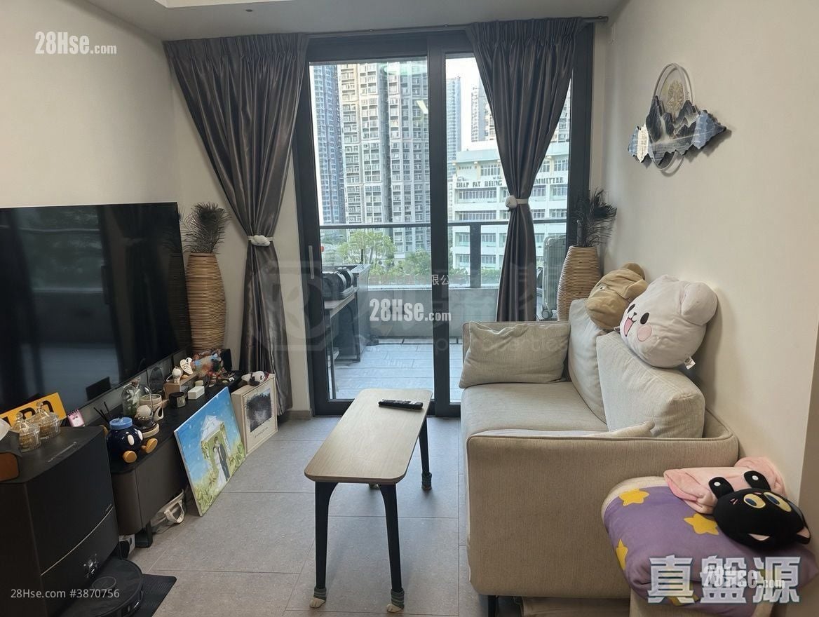 Yoho West Sell 2 Bedrooms 437 ft²