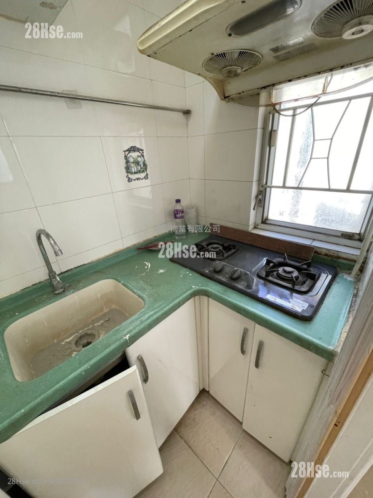Fu Yip Building Sell 2 Bedrooms , 1 Bathroom 253 ft²