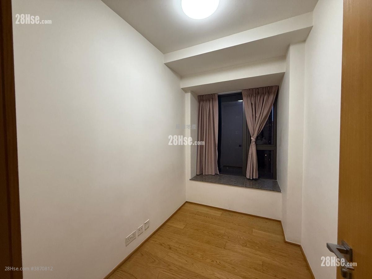 Alassio Rental 2 Bedrooms , 1 Bathroom 586 ft²