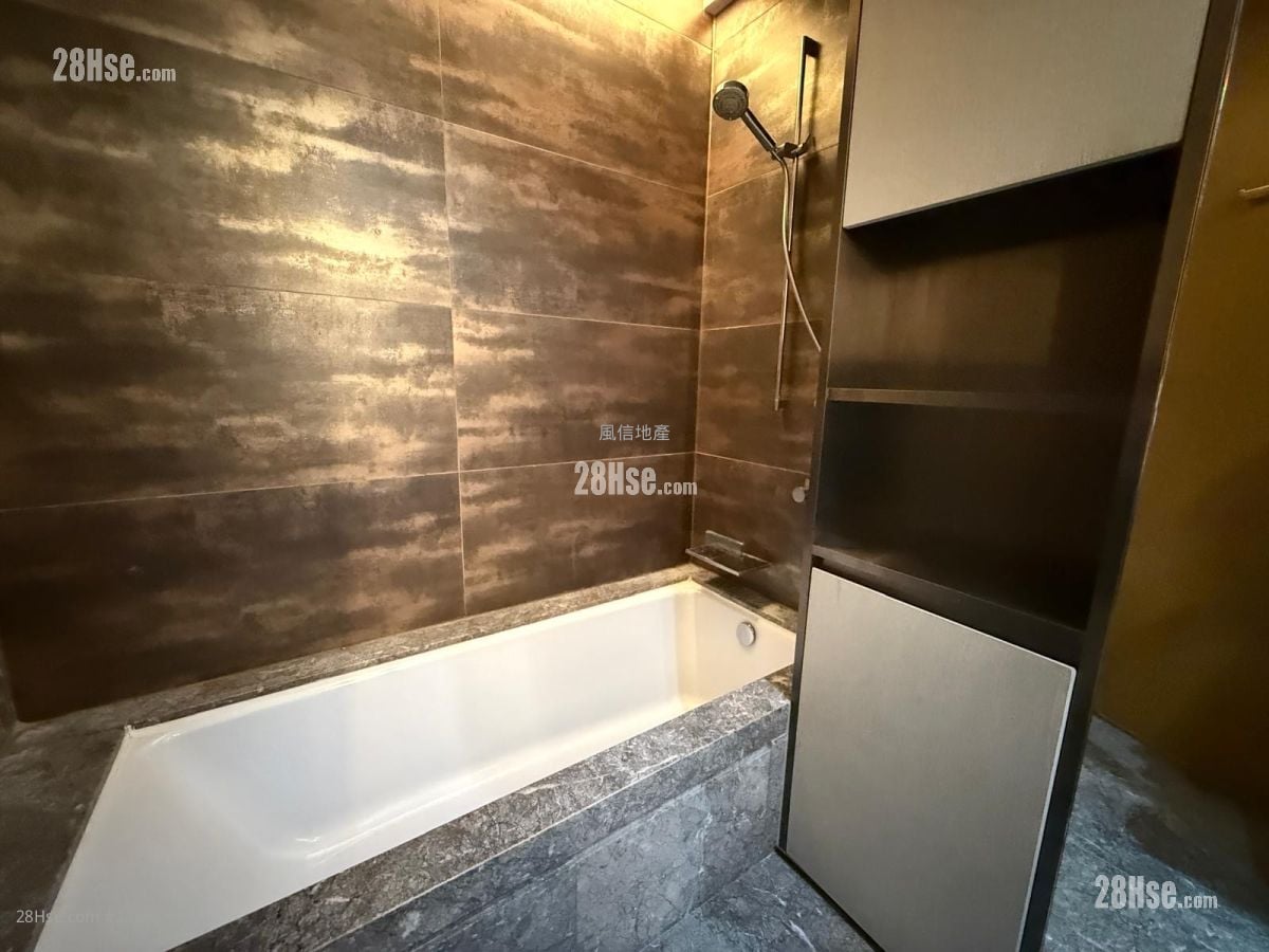 Alassio Rental 2 Bedrooms , 1 Bathroom 586 ft²