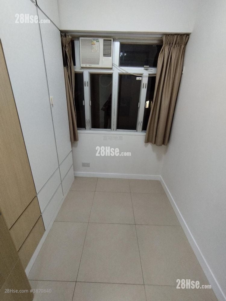 Kamcourt Building Sell 2 Bedrooms , 1 Bathroom 358 ft²