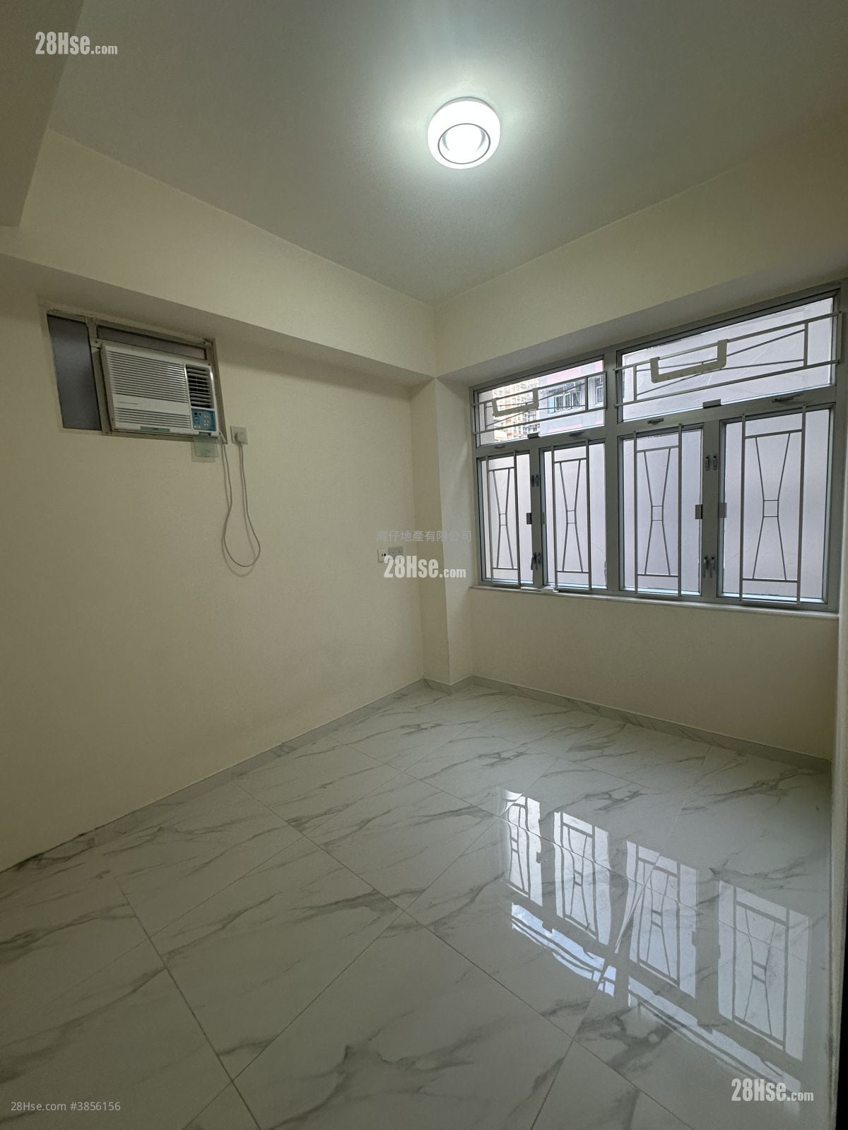 Kwong Sang Hong Building Sell 2 Bedrooms , 1 Bathroom 453 ft²