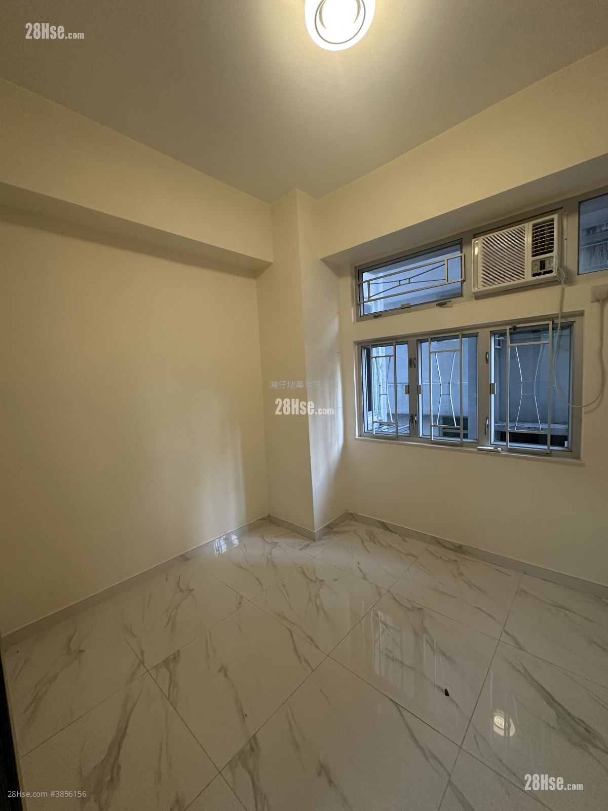 Kwong Sang Hong Building Sell 2 Bedrooms , 1 Bathroom 453 ft²