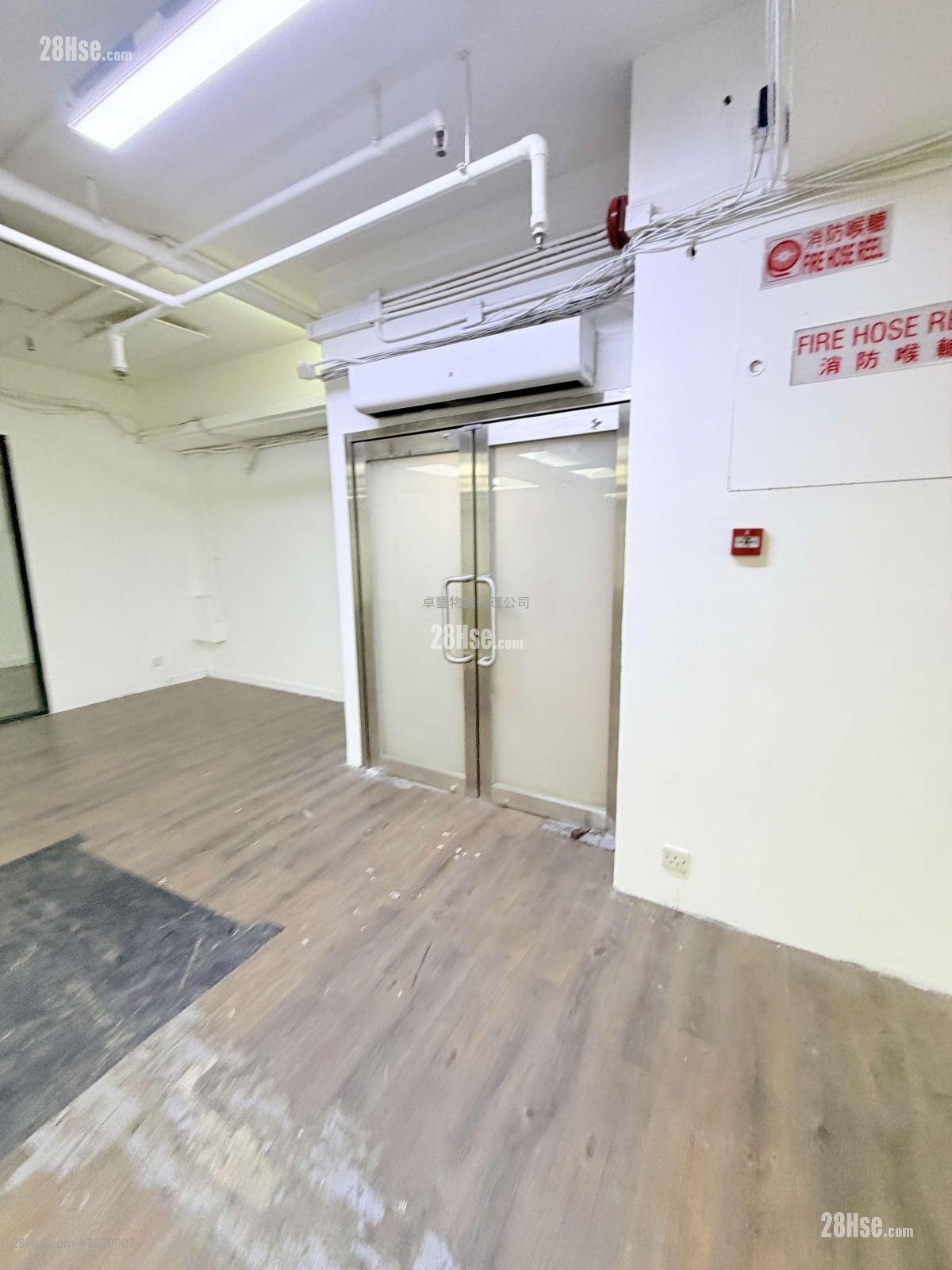香港工業中心 租盤 1 房 , 4 廁所 2,430 平方呎